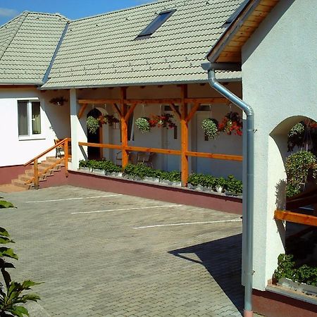 Apartamento Polonia Apartman Egerszalók Exterior foto